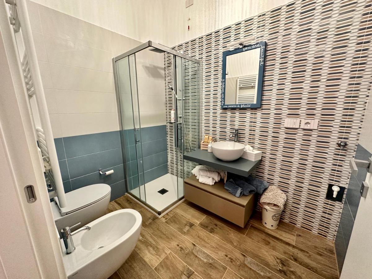 Bed Art Relaxing Suite - Appartamento Con Sauna Happiness Suite Gallery 圣贝内代托-德尔特龙托 外观 照片